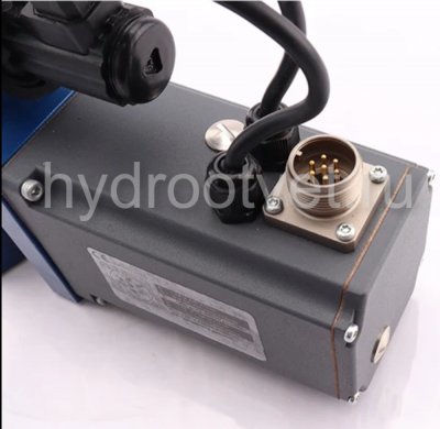 4WRTE25V350L-4X/6EG24ETK31/A1M - Пропорциональный быстродействующий распределитель с обратной связью по положению золотника и со встроенным усилителем (OBE), Ду25, A1 = ±10 В, номинальный расход 350 л/мин, схема V, каналы управления ET = X и Y - внутренни
